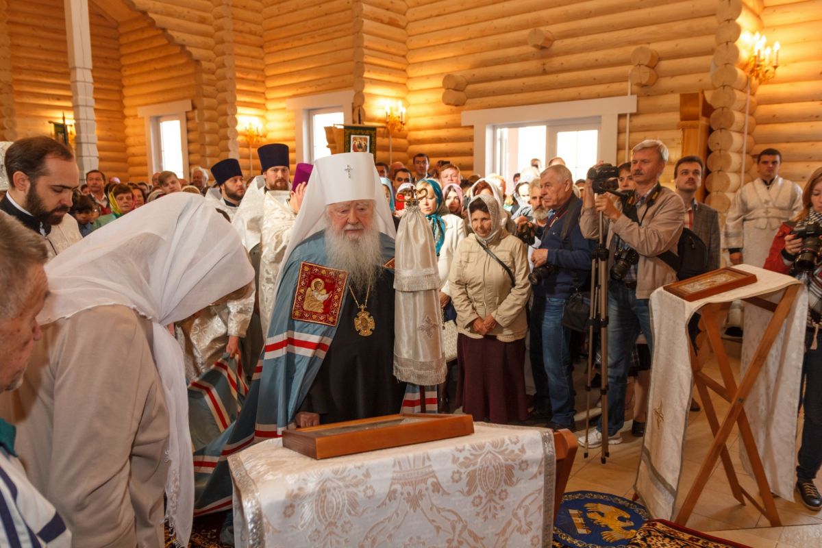 РКК Церковь Королев. Храм на энергии в Королеве. Встречают владыку на освящение храма.