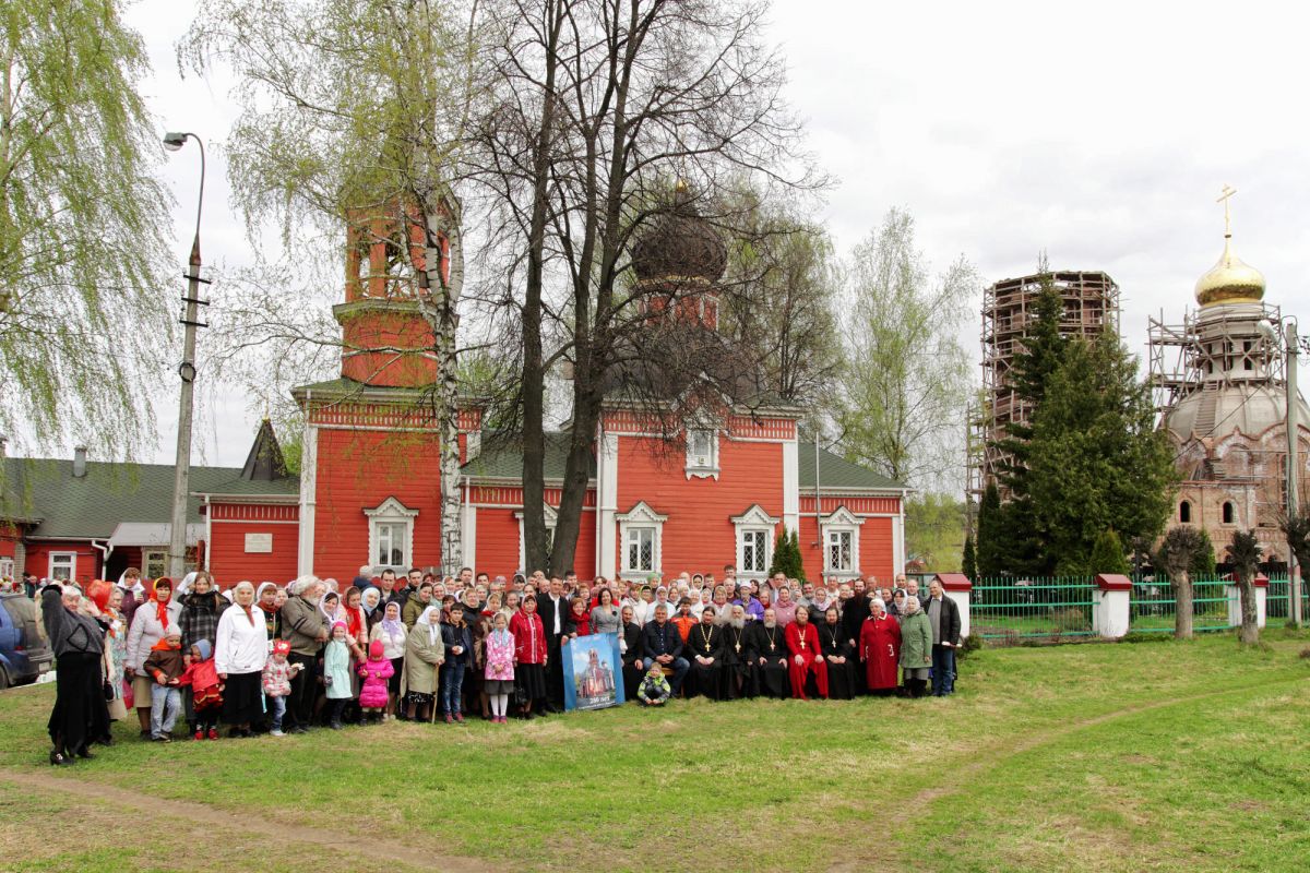 Георгиевский храм. Храм Георгия Победоносца в Ивантеевке. Георгиевская Церковь Ивантеевка. Церковь великомученика и Победоносца Георгия, Ивантеевка. Георгиевский храм Новоселки.