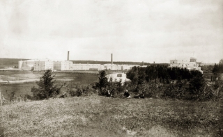 vid-na-voznesenskuyu-fabriku-1901-g-sprava-vidna-voznesenskaya-tserkov