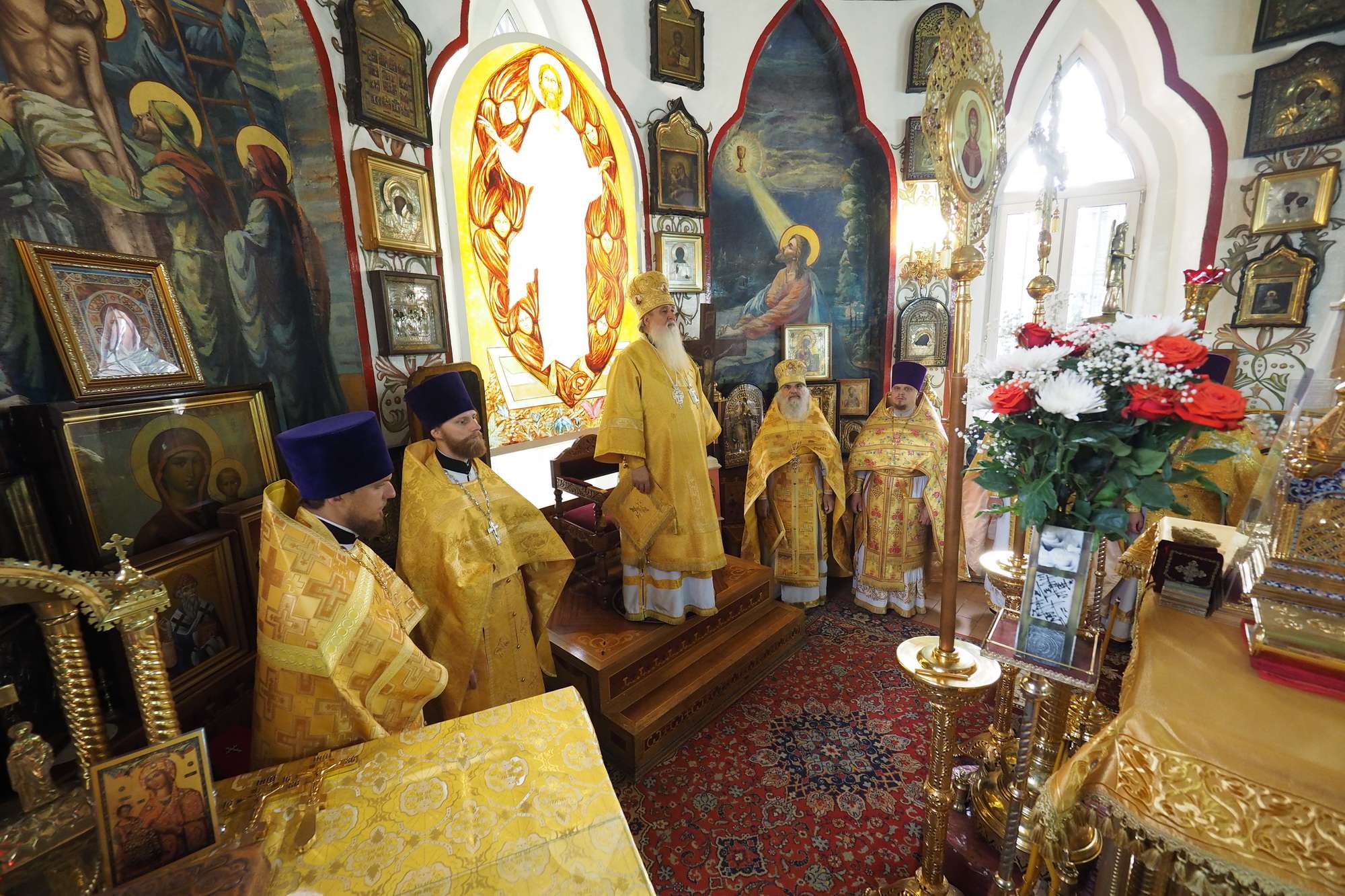 Ивантеевская Церковь Смоленской фото внутри потолок